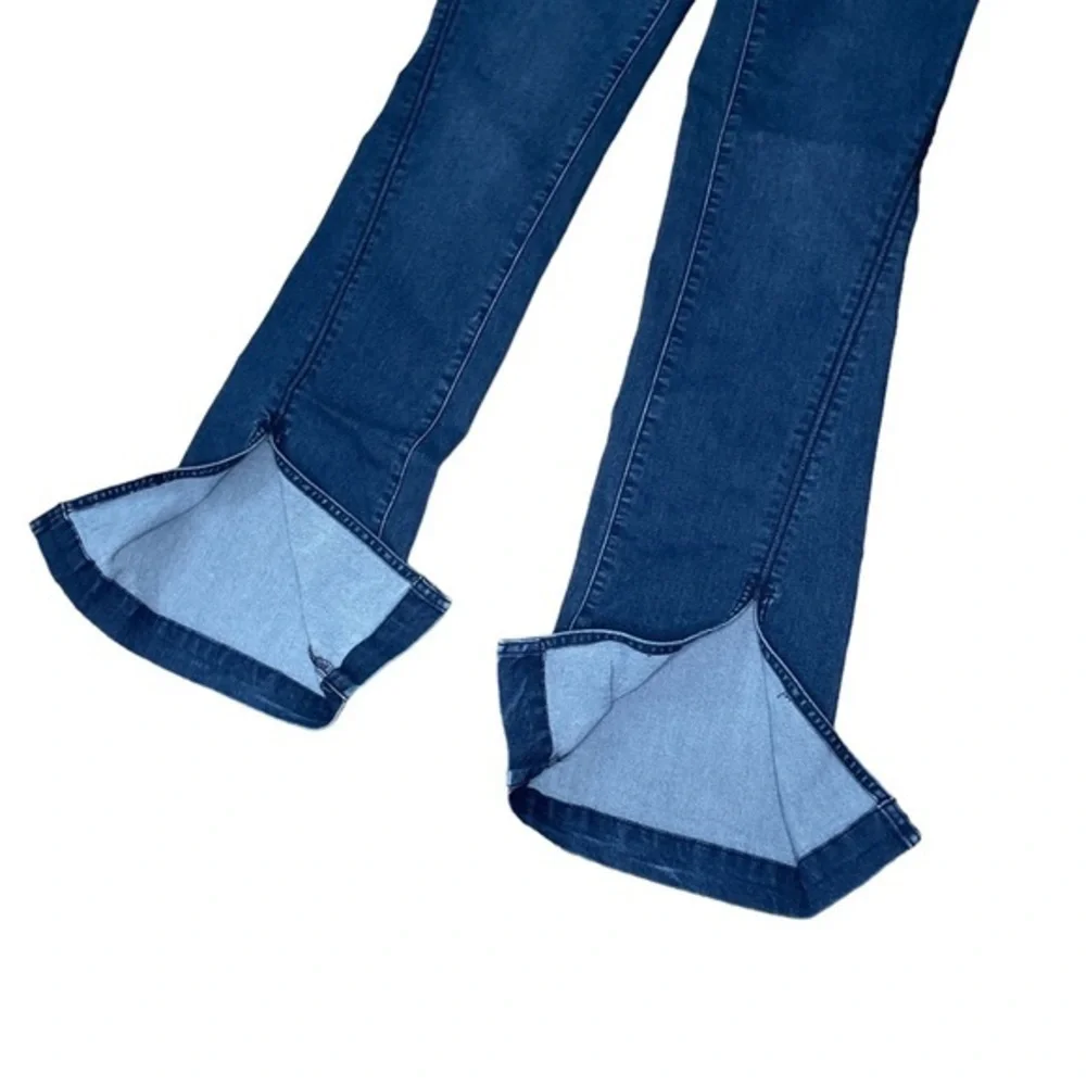Free People Women’s 70’s Style Jeans With Slits At Bottom Size 27 61855-16515125
